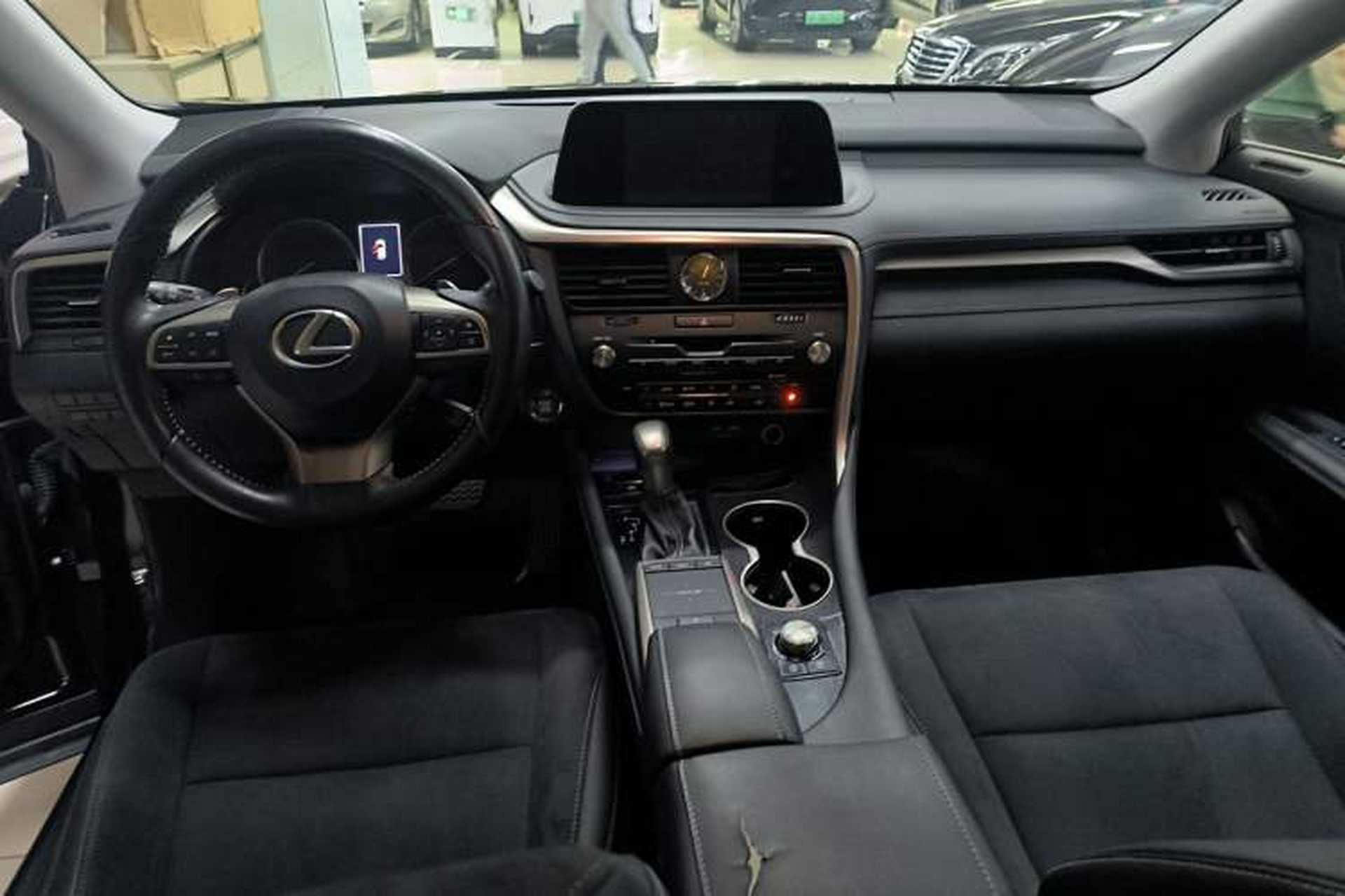 Used Lexus RX 2020 300 Two-Wheel Drive Elite Edition China VI Standard Center Console