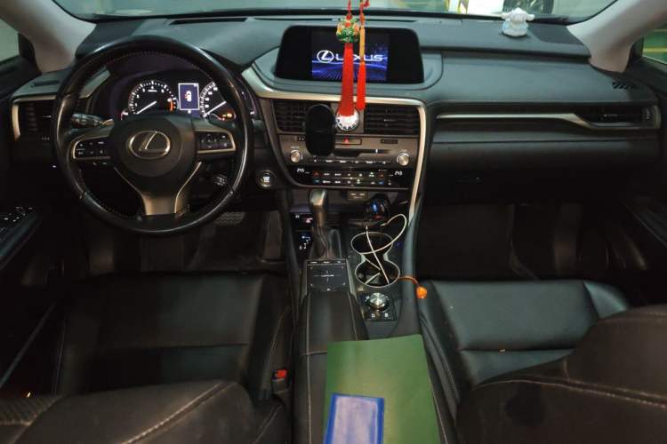 Used Lexus RX 2020 Revised Version 300 Two-Wheel Drive Elite Edition Center Console