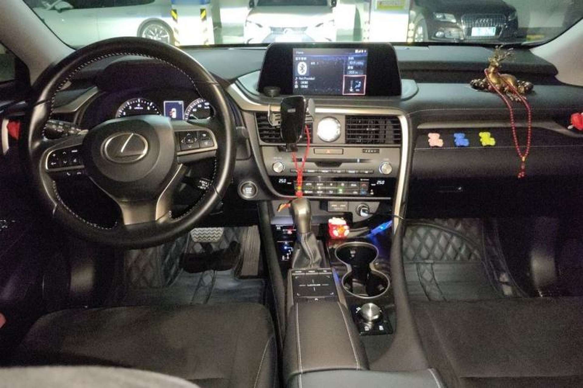 Used Lexus RX 2020 Revised Version 300 Two-Wheel Drive Elite Edition Center Console