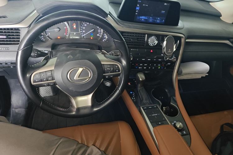 Used Lexus RX 2020 Facelifted 300 4x4 Elegant Edition Center Console