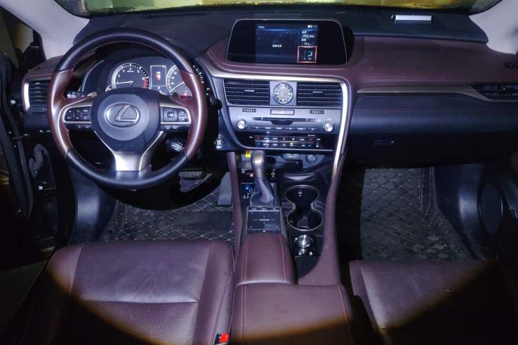 Used Lexus RX 2020 Facelifted 300 4x4 Elegant Edition Center Console