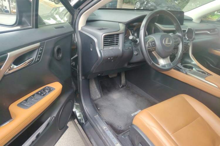 Used Lexus RX 2020 300 4x4 Elegant Edition China VI Driver Seat