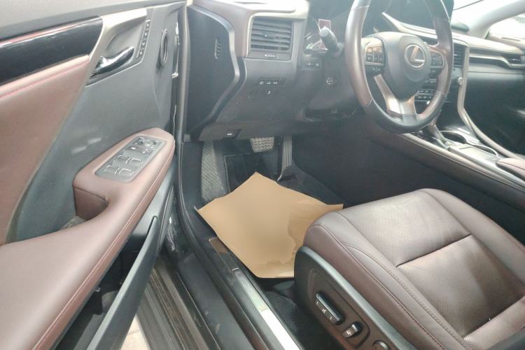 Used Lexus RX 2020 Facelifted 300 4x4 Elegant Edition Driver Seat
