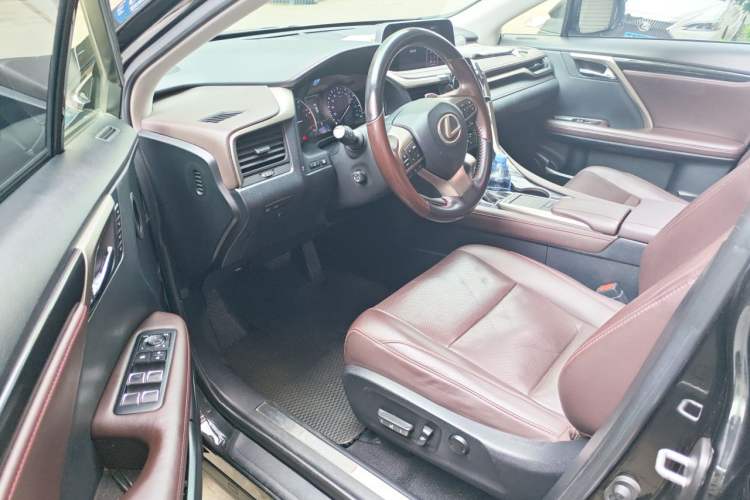 Used Lexus RX 2020 300 4x4 Elegant Edition China VI Driver Seat