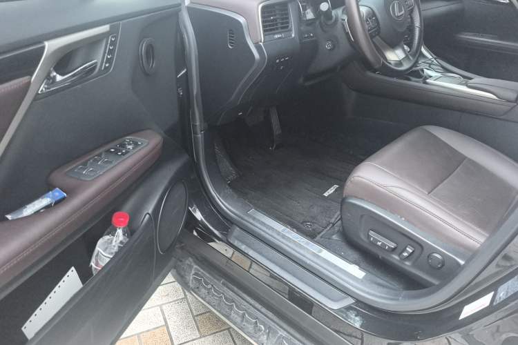 Used Lexus RX 2020 Facelifted 300 4x4 Elegant Edition Driver Seat