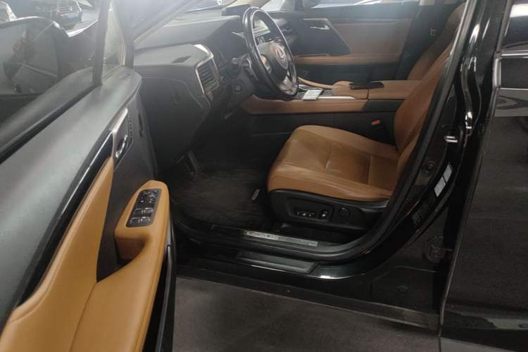 Used Lexus RX 2020 Facelifted 300 4x4 Elegant Edition Driver Seat