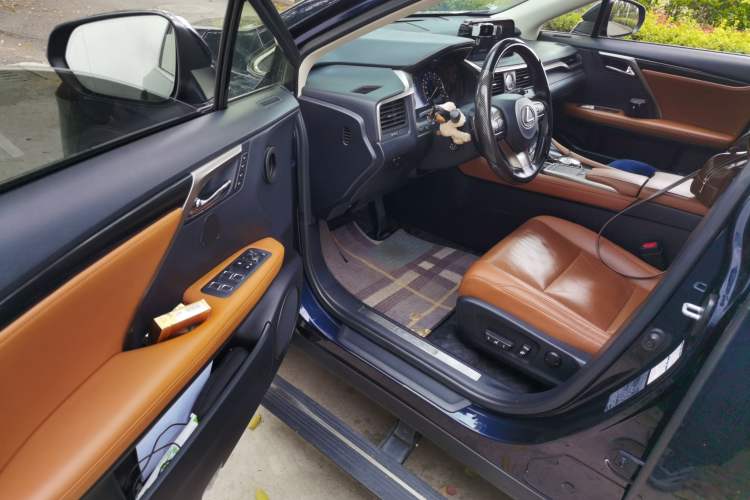 Used Lexus RX 2020 300 4x4 Elegant Edition China VI Driver Seat