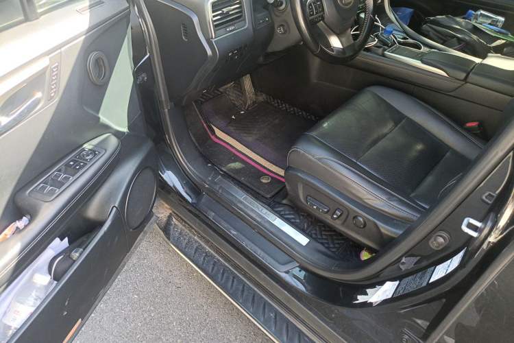 Used Lexus RX 2020 300 4x4 Elegant Edition China VI Driver Seat