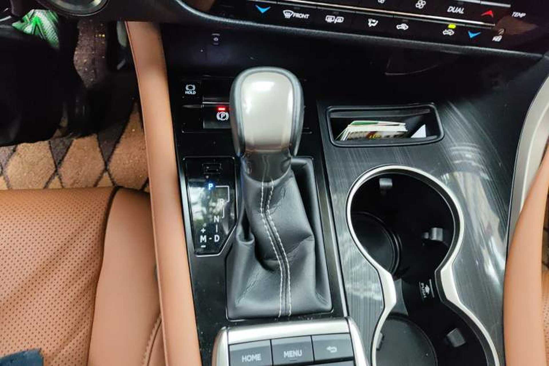 Used Lexus RX 2020 Facelifted 300 4x4 Elegant Edition Gear Lever