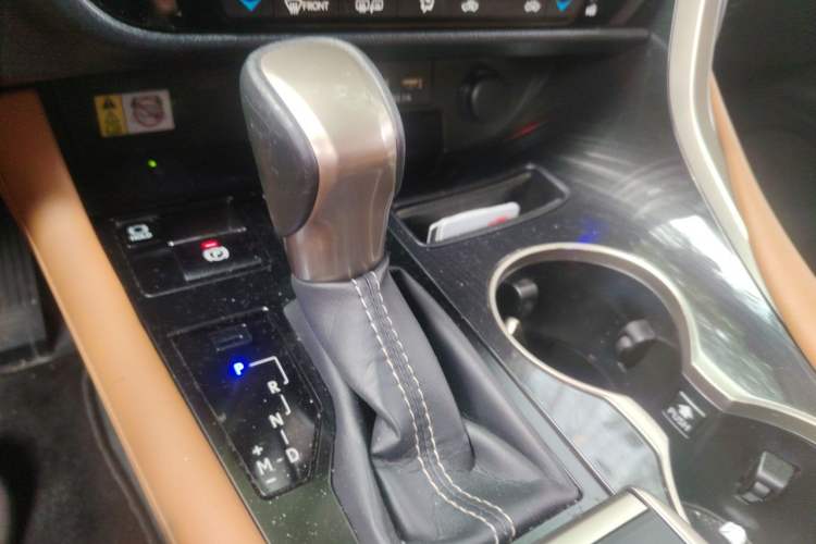 Used Lexus RX 2020 300 4x4 Elegant Edition China VI Gear Lever