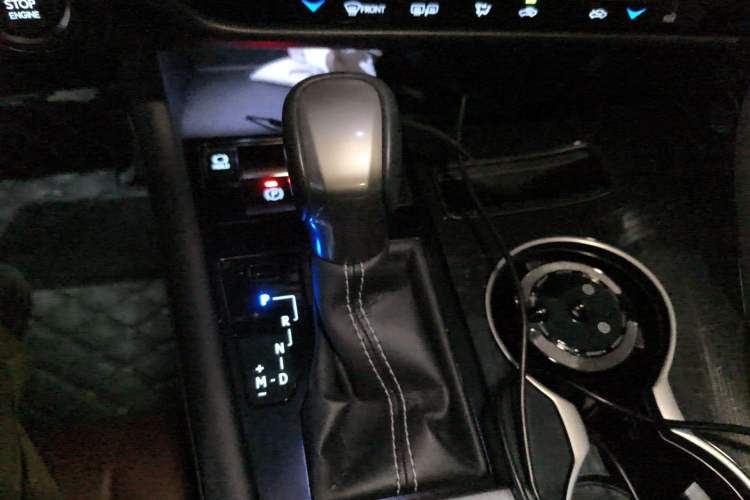 Used Lexus RX 2020 Revised Version 300 Two-Wheel Drive Elite Edition Gear Lever
