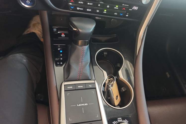 Used Lexus RX 2020 450h Four-Wheel Drive Elegant Edition China V Standard Gear Lever