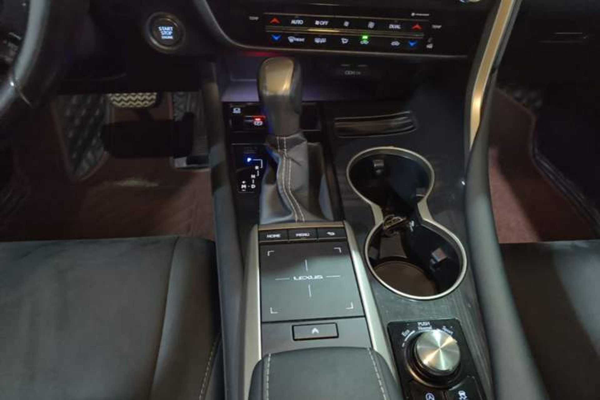 Used Lexus RX 2020 Revised Version 300 Two-Wheel Drive Elite Edition Gear Lever