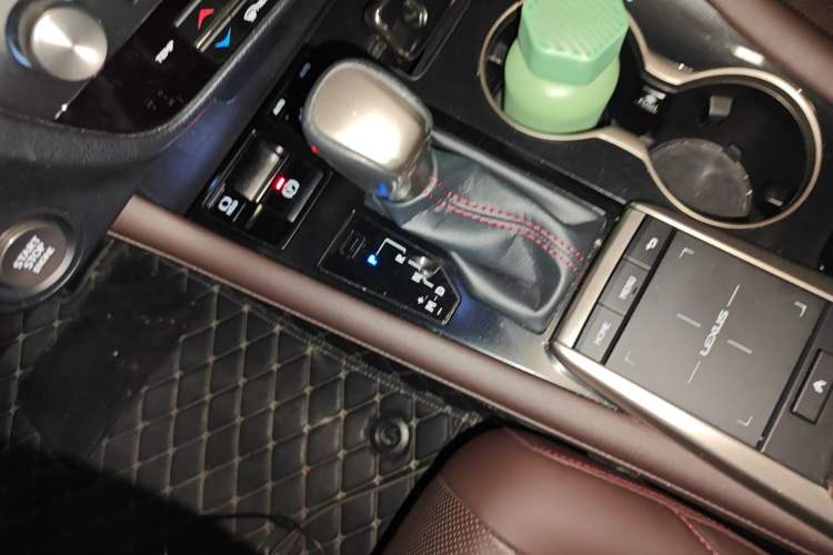 Used Lexus RX 2020 Revised Version 300 Two-Wheel Drive Comfort Edition Gear Lever