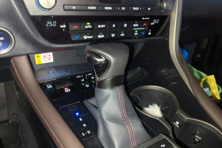 Used Lexus RX 2020 Revised Version 450hL Four-Wheel Drive Elegant Edition 7 Seats Gear Lever