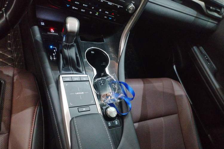 Used Lexus RX 2020 Revised Version 300 Two-Wheel Drive Elite Edition Gear Lever