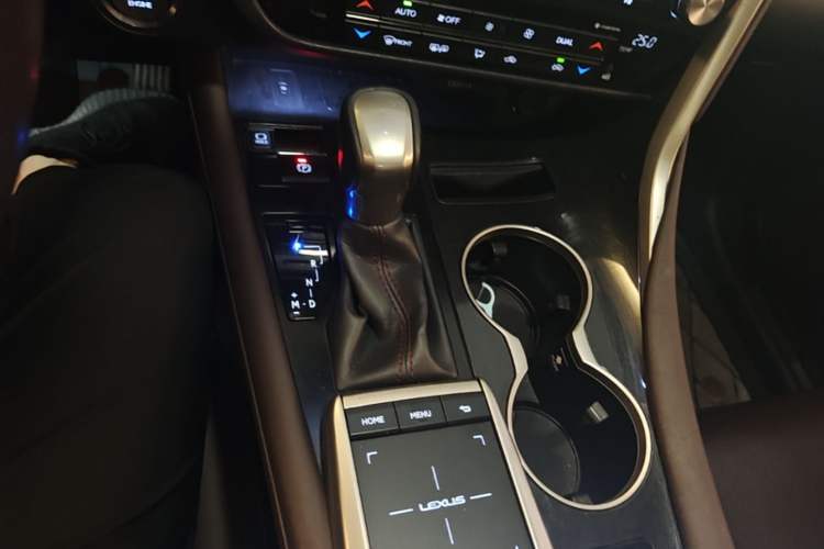Used Lexus RX 2020 300 4x4 Elegant Edition China VI Gear Lever
