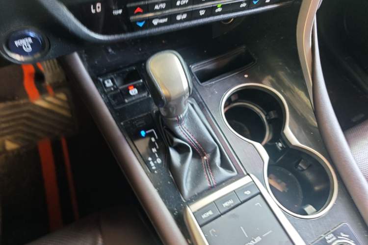 Used Lexus RX 2020 450hL Four-Wheel Drive Elegant 7-Seater China VI Standard Gear Lever