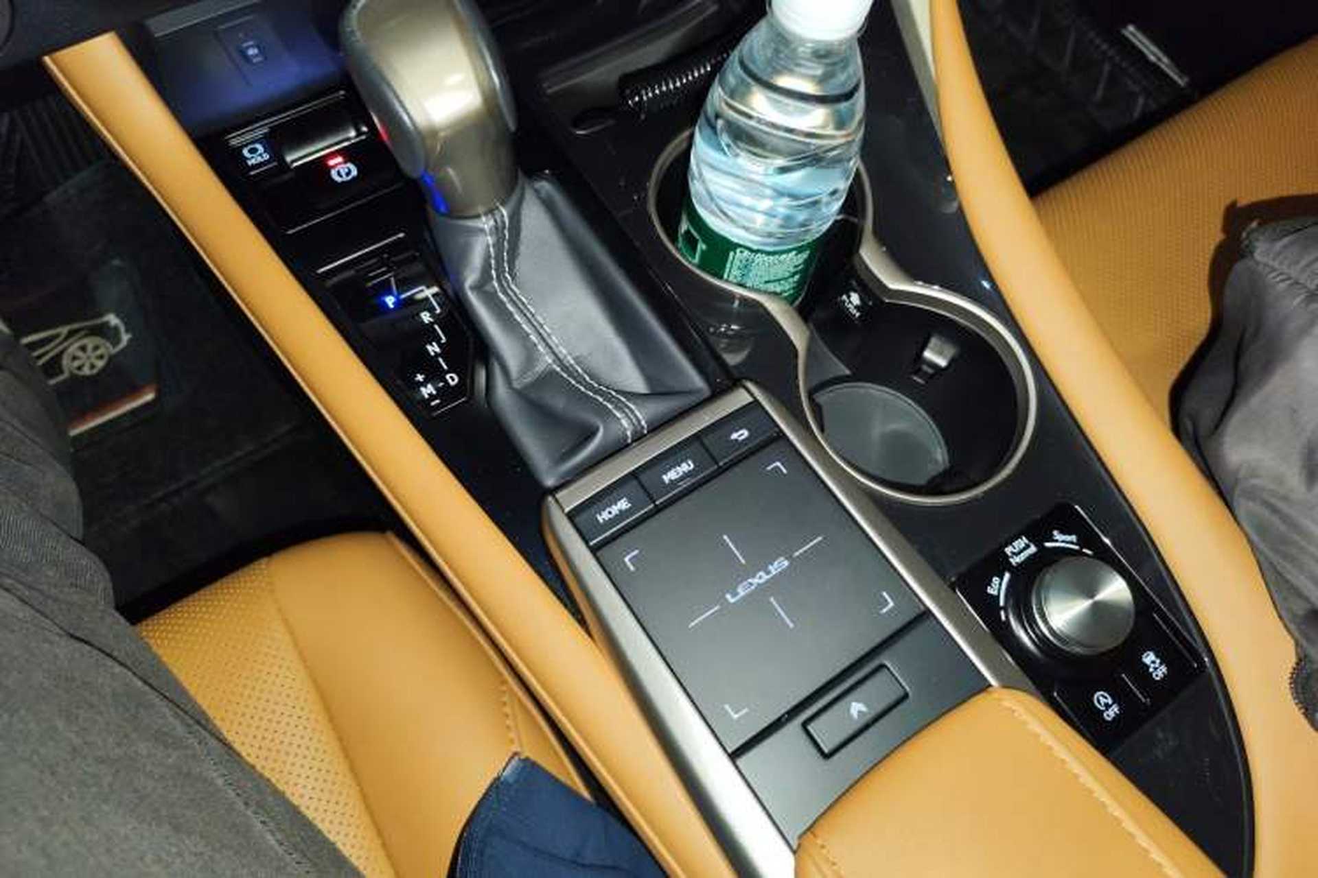 Used Lexus RX 2020 300 Two-Wheel Drive Comfort Edition China VI Standard Gear Lever