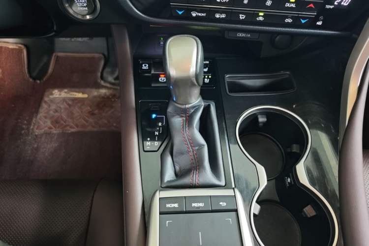 Used Lexus RX 2020 Facelifted 300 4x4 Elegant Edition Gear Lever