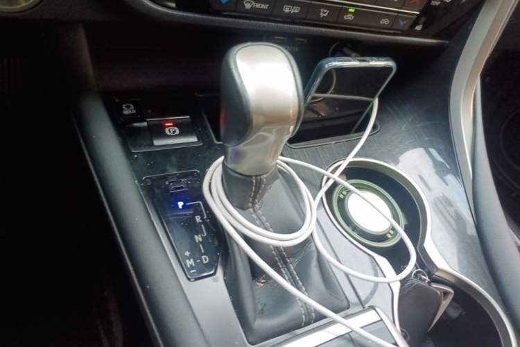 Used Lexus RX 2020 300 Two-Wheel Drive Elite Edition China VI Standard Gear Lever