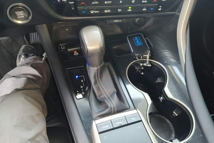 Used Lexus RX 2020 Revised Version 300 Two-Wheel Drive Comfort Edition Gear Lever