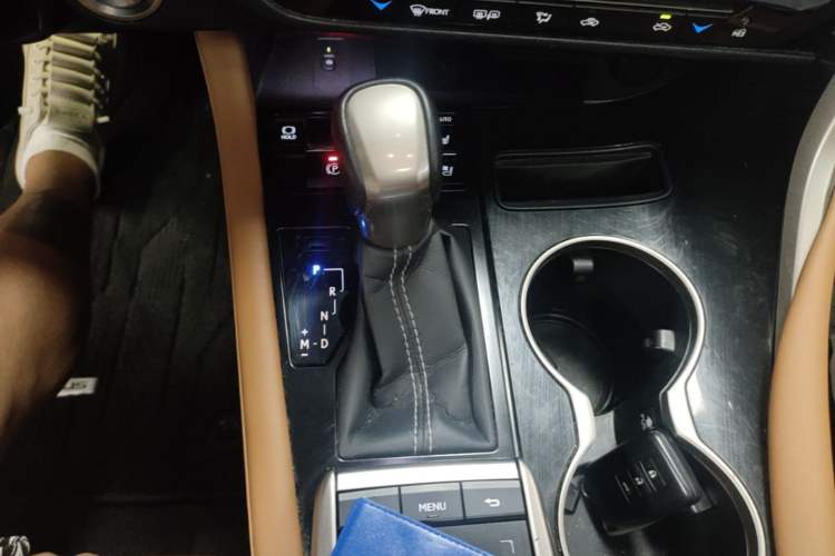 Used Lexus RX 2020 Facelifted 300 4x4 Elegant Edition Gear Lever