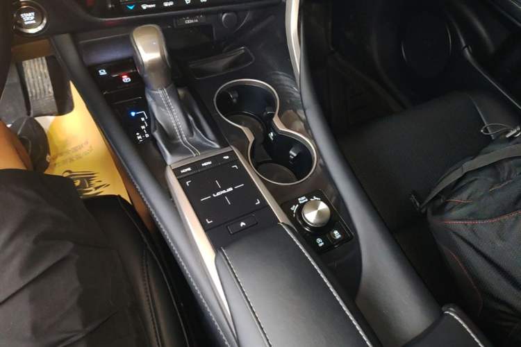 Used Lexus RX 2020 Revised Version 300 Two-Wheel Drive Elite Edition Gear Lever