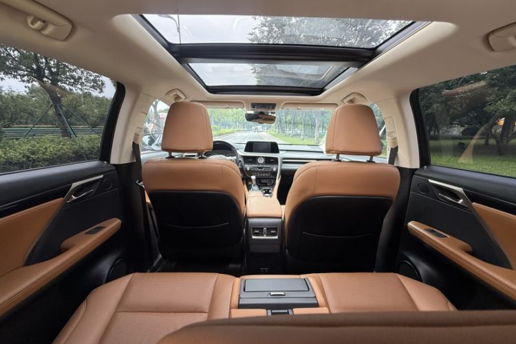 Used Lexus RX 2020 Facelifted 300 4x4 Elegant Edition Interior 6