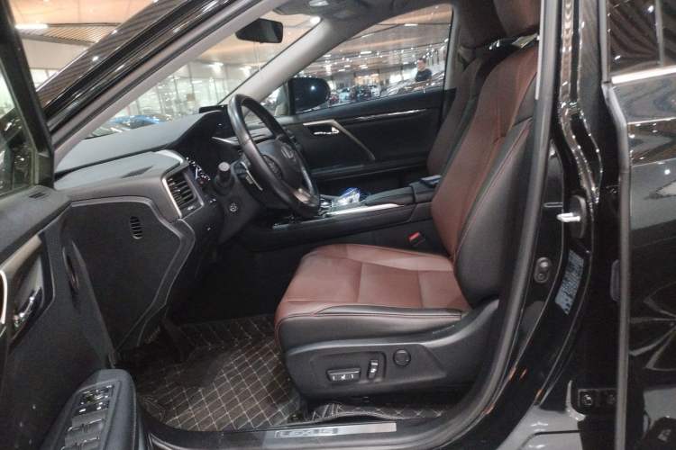 Used Lexus RX 2020 Revised Version 300 Two-Wheel Drive Elite Edition Left Front Seat