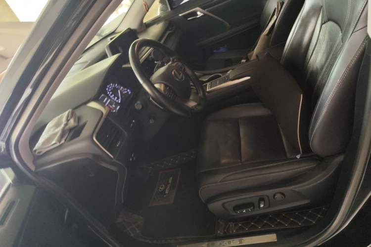 Used Lexus RX 2020 300 4x4 Elegant Edition China VI Left Front Seat