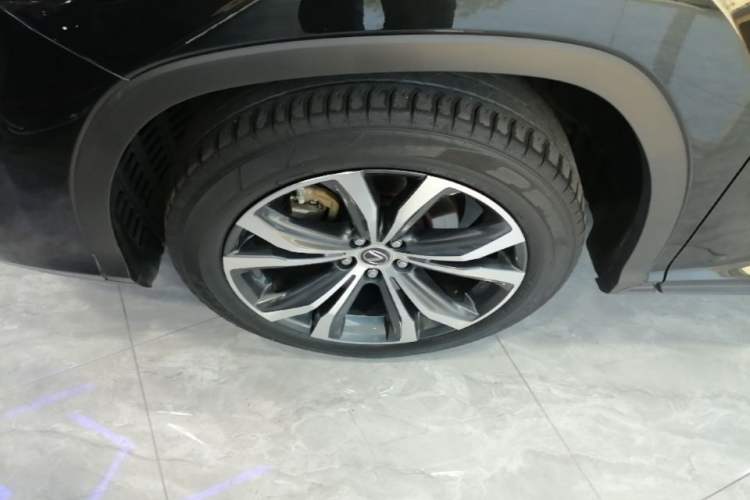 Used Lexus RX 2020 Facelifted 300 4x4 Elegant Edition Left Front Wheel Hub