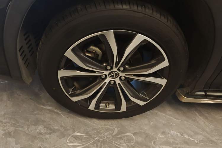 Used Lexus RX 2020 300 4x4 Elegant Edition China VI Left Front Wheel Hub