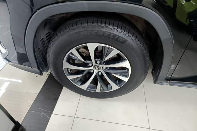 Used Lexus RX 2020 Revised Version 300 Two-Wheel Drive Elite Edition Left Front Wheel Hub