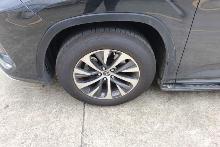Used Lexus RX 2020 Revised Version 300 Two-Wheel Drive Elite Edition Left Front Wheel Hub