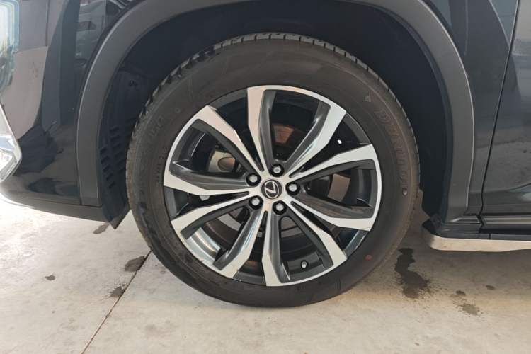 Used Lexus RX 2020 Facelifted 300 4x4 Elegant Edition Left Front Wheel Hub