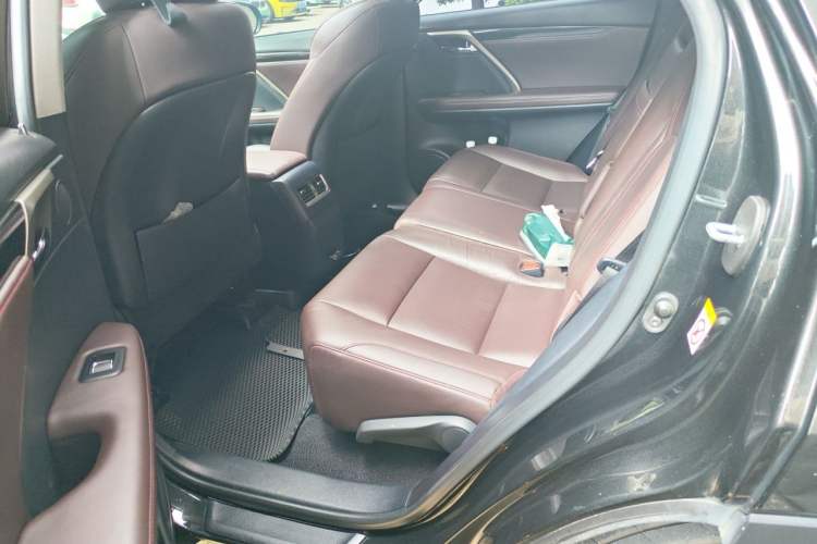 Used Lexus RX 2020 300 4x4 Elegant Edition China VI Left Rear Seat