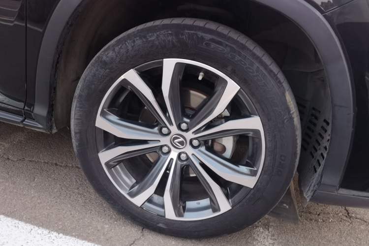 Used Lexus RX 2020 Facelifted 300 4x4 Elegant Edition Right Front Wheel Hub