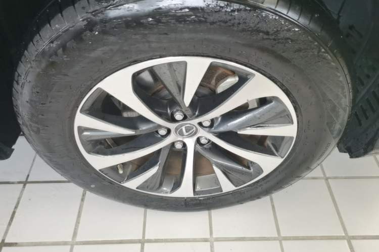 Used Lexus RX 2020 300 Two-Wheel Drive Comfort Edition China VI Standard Right Front Wheel Hub