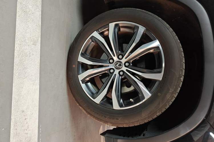 Used Lexus RX 2020 Revised Version 450h Four-Wheel Drive Elegant Edition Right Front Wheel Hub