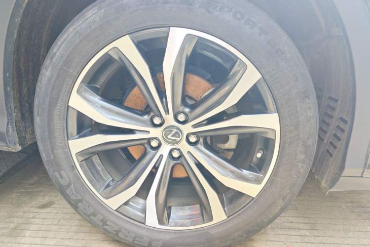 Used Lexus RX 2020 300 4x4 Elegant Edition China VI Right Front Wheel Hub