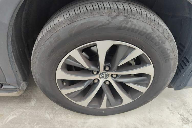 Used Lexus RX 2020 Revised Version 300 Two-Wheel Drive Comfort Edition Right Front Wheel Hub
