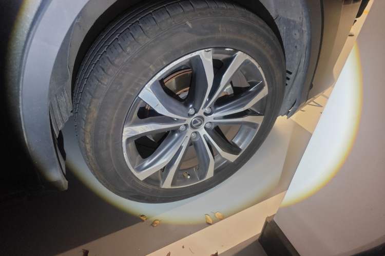 Used Lexus RX 2020 Facelifted 300 4x4 Elegant Edition Right Front Wheel Hub