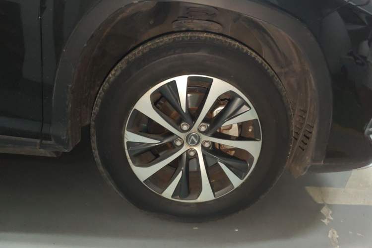 Used Lexus RX 2020 Revised Version 300 Two-Wheel Drive Elite Edition Right Front Wheel Hub