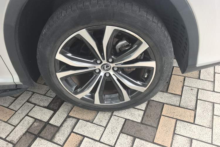 Used Lexus RX 2020 Facelifted 300 4x4 Elegant Edition Right Front Wheel Hub