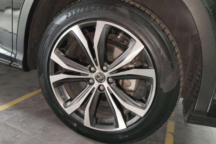 Used Lexus RX 2020 Facelifted 300 4x4 Elegant Edition Right Front Wheel Hub