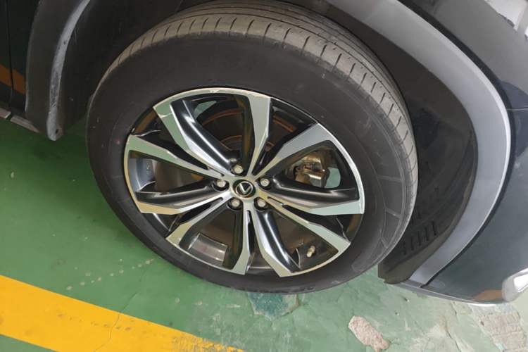 Used Lexus RX 2020 Facelifted 300 4x4 Elegant Edition Right Front Wheel Hub