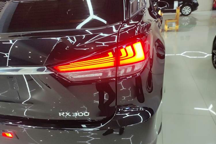 Used Lexus RX 2020 300 Two-Wheel Drive Elite Edition China VI Standard Right Rear Taillight