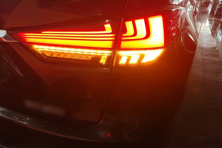 Used Lexus RX 2020 Revised Version 300 Two-Wheel Drive Elite Edition Right Rear Taillight