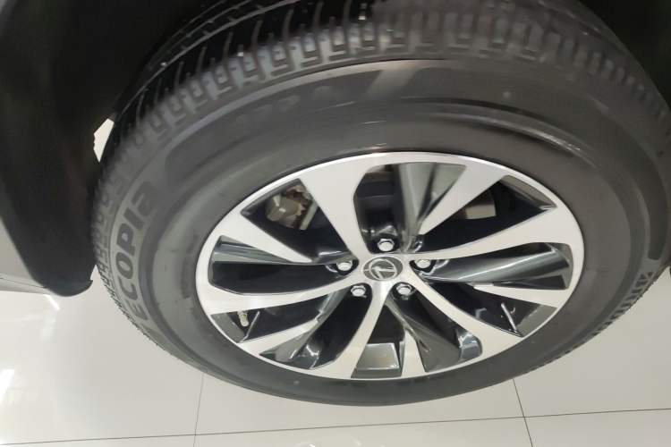 Used Lexus RX 2020 300 Two-Wheel Drive Elite Edition China VI Standard Right Rear Wheel Hub